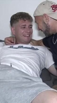 애널 마스터에게 따먹히는 트윈크 브렛 타일러