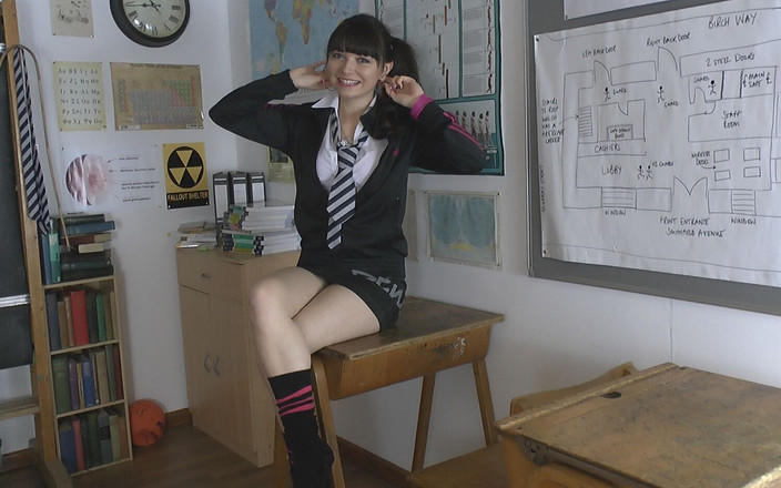 St Mackenzie's Archive: Helen ti prende in giro mentre insulta il tuo piccolo...