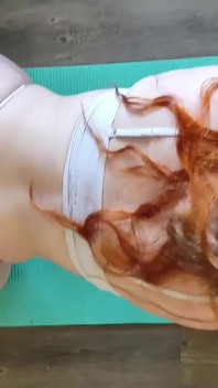 Cewek nakal lagi latihan yoga sampai dicrot di muka