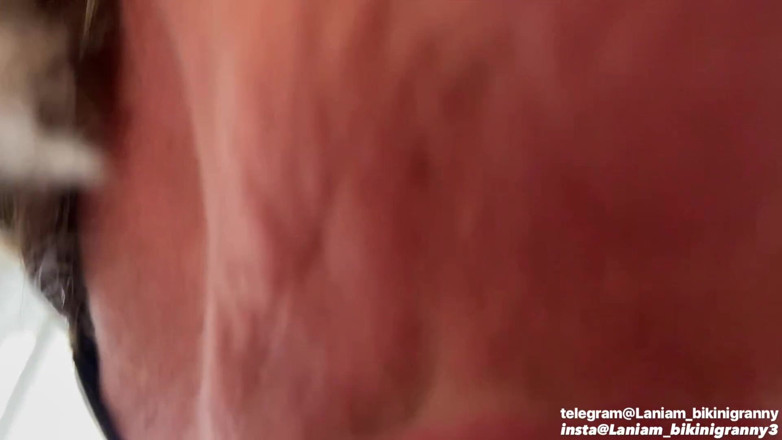 Ladyloveyoung60: Milf gola profonda ingoia sperma tabù enorme sborrata in bocca...