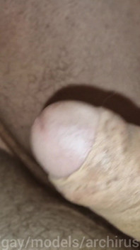 Une énorme bite m’a ouvert le cul et l’a rempli de sperme !