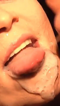 Geiles schätzchen cumbitch wird hart im swinger p4 gefickt
