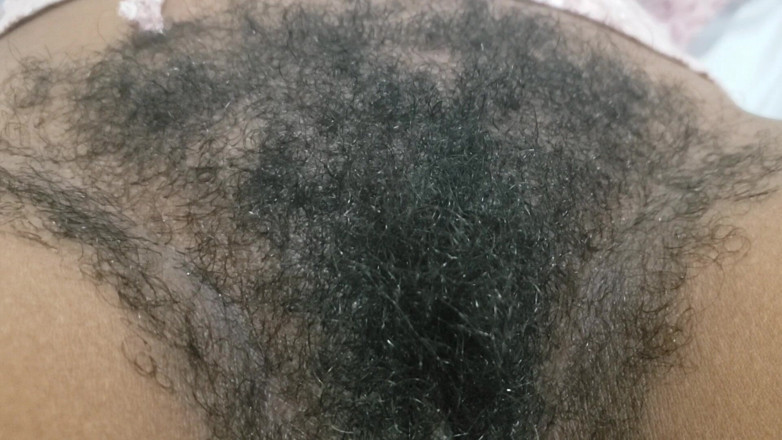 Lovemina: Harig meisje intense gepassioneerde actie in HD - natuurlijke schoonheid, rauwe...