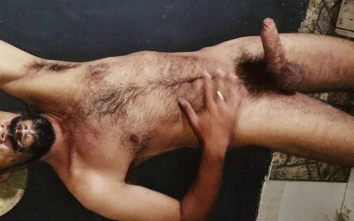 Hairy stink male: Redneck - șarjă uriașă de spermă și spermă