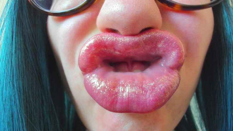 Rarible Diamond: Shiny Lips Close up Pouting