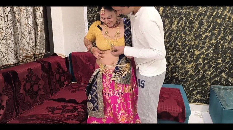 Pujaprem indian: Puja bhabhi xinh đẹp đụ bởi thợ săn Ấn Độ bú tên lửa lớn