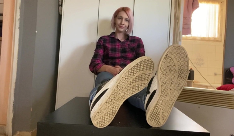 Cuteblonde666: Fetiș cu picioare, dimensiunea 41
