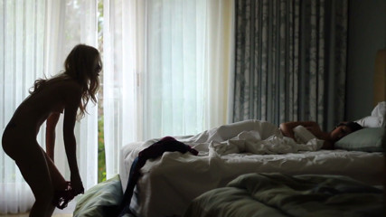 Pervy Studio: Lesbian ngentot di kamar hotel