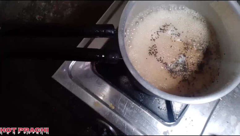 Hot prachi: Prachi Apne Dudh Ka Chai Banake Sasur Ji Ko Piladiya