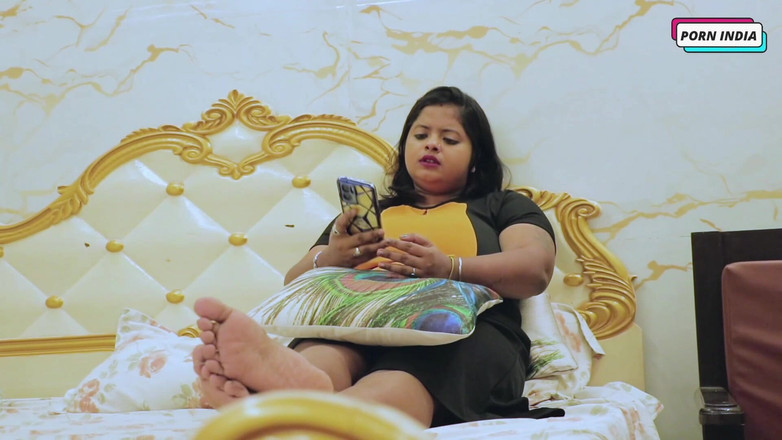 Porn India Studio: Gadis cantik india dipijat dengan pijatan seks hot