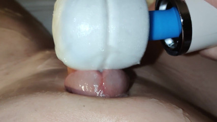 Big Daddy Dommmm: Close-up met Hitachi toverstaf vibrerend sperma uit mijn lul deel 2