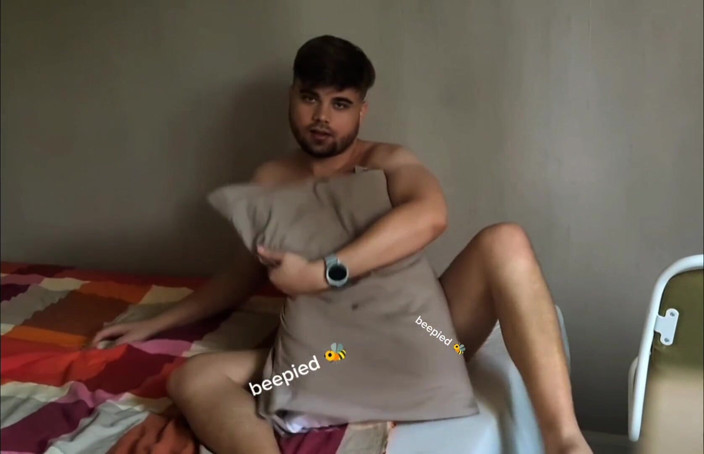 Beepied: Baculatý chlap si honí - pípnuto