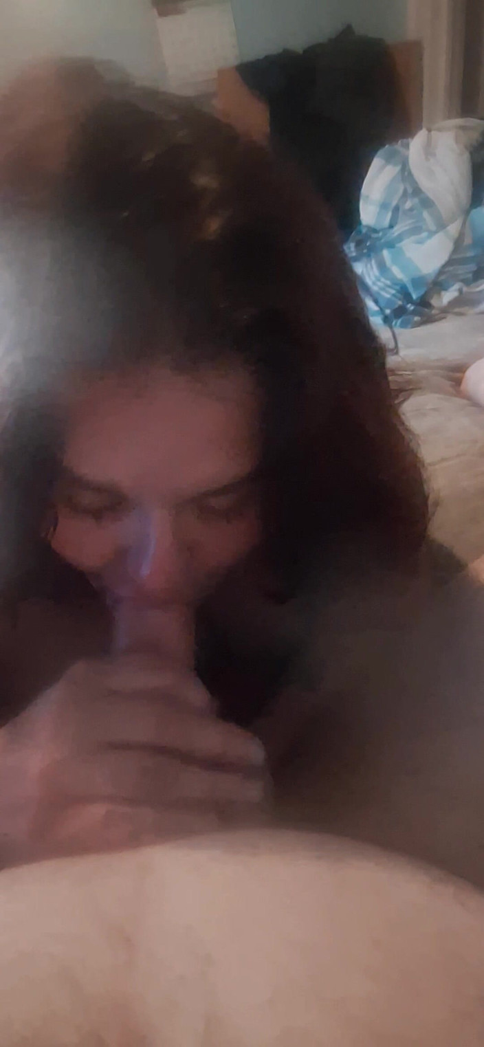 MAGLIGHTGIRL69: Зрительный контакт, сосание члена и утренний свет