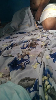 První noc, část 2 - kouření extrémně s květinami