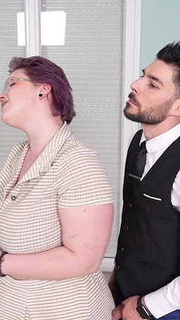 Büyük göğüsler, bu büyük orospu için büyük popos, sevişmeyi seven bir kadın!