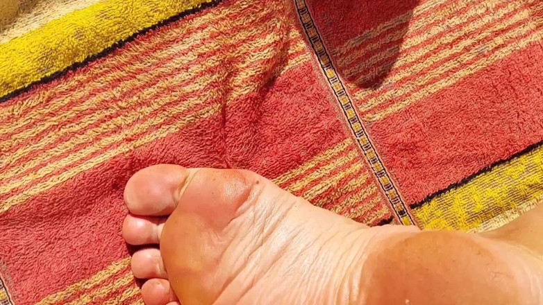 Selena701: Amateur Blonde Reife Ehefrau Genießt Sonne
