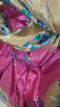 화장실에서 드와르가 사용하는 발정난 인도 주부 Priya Bhabhi