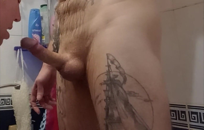 Zona901: I caught my stepson in the shower and helped him...