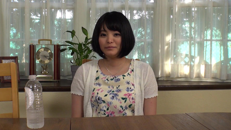 Caribbeancom: Une Japonaise à gros nichons s'amuse dans un creampie