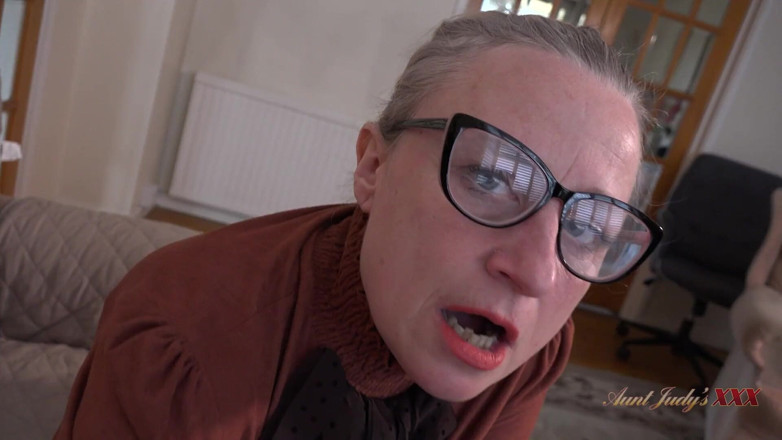 Aunt Judy's XXX: Auntjudysxxx - olgun orta yaşlı seksi öğretmeniniz Bayan Andrea Ann seni teşvik...
