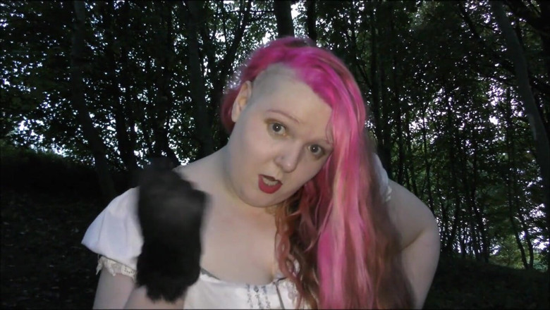 Mxtress Valleycat: Lured by my gloves