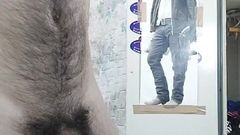 LapijARG: 5 minut masturbace, ukazování zadku a chlupatá prsa