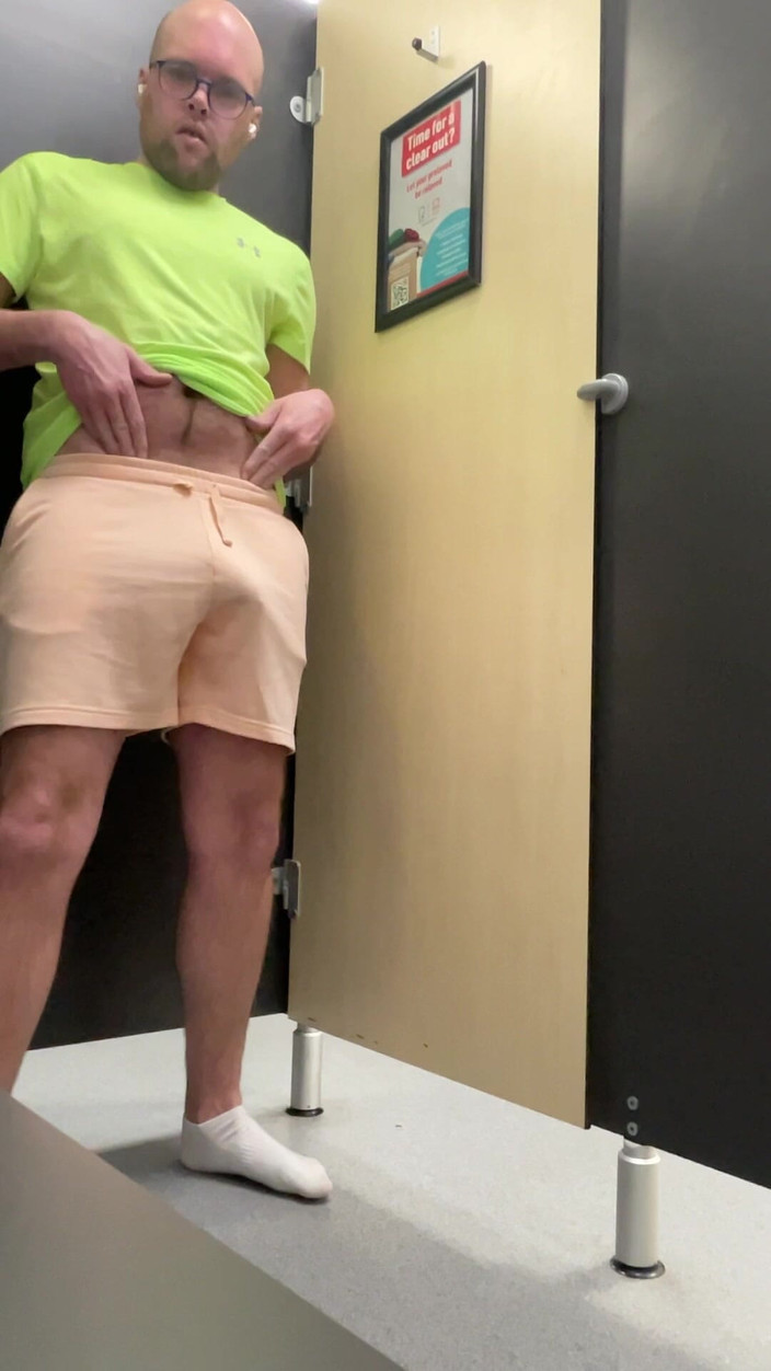 Buggiesmugglr: Збуджена після розваги в тренажерному залі