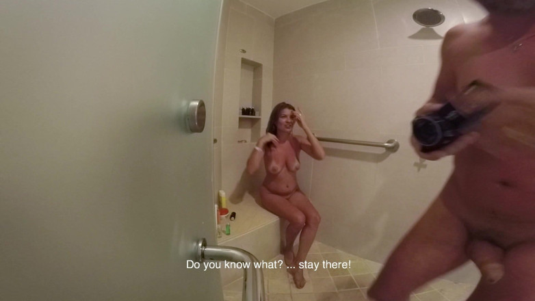Julia Reaves world: Madura morena milf é fodida em chuveiro fumegante