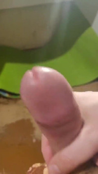 爸爸的胖鸡巴自慰和射精