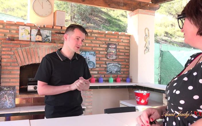 Aunt Judy's XXX: TanteJudysXXX - geile ferien-MILf jojo verführt den barkeeper