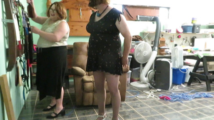 BBW nurse Vicki adventures with friends: Bebe macht sissy-training mit oral mit neuer sub-brittney