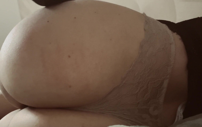 StasyBoo: Big ass teen looking for a big dick