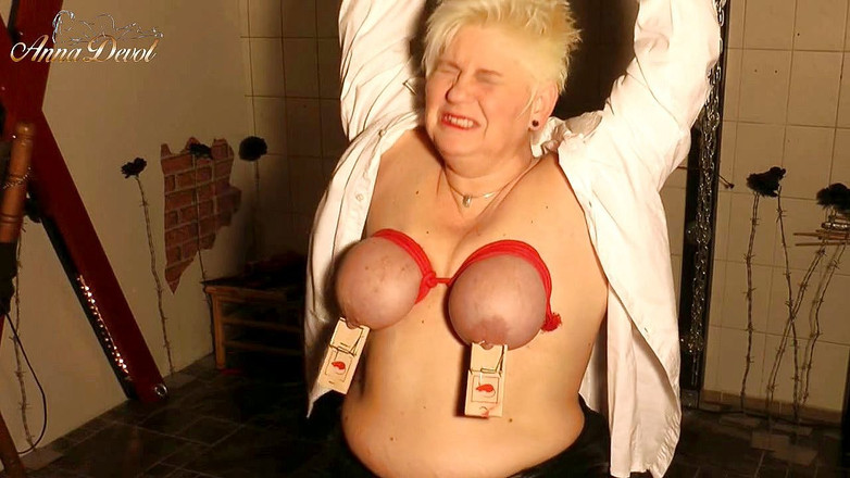 Anna Devot: Mistr Chriss - jsem naaranžovaný k dispozici