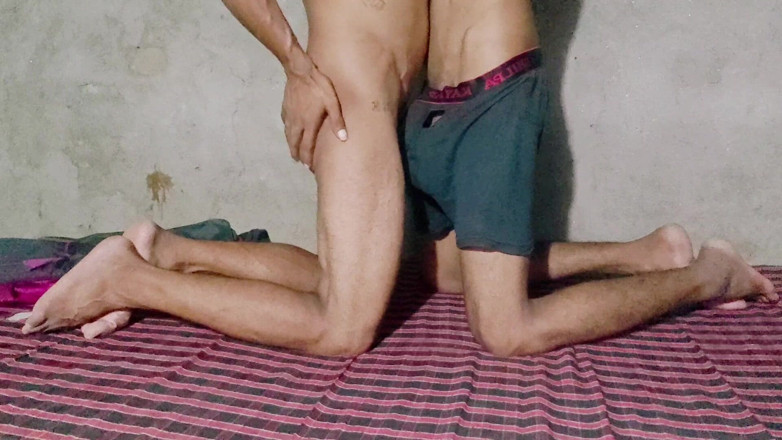 Damniraj: Ho succhiato il cazzo di mio amico in bocca completamente...