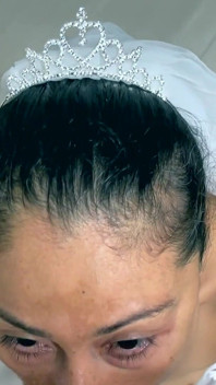 Latina brud vill att du målar hennes ansikte med din grädde