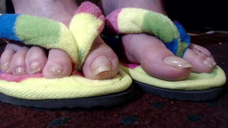 Abby Anna: Long natural toenails flip flops