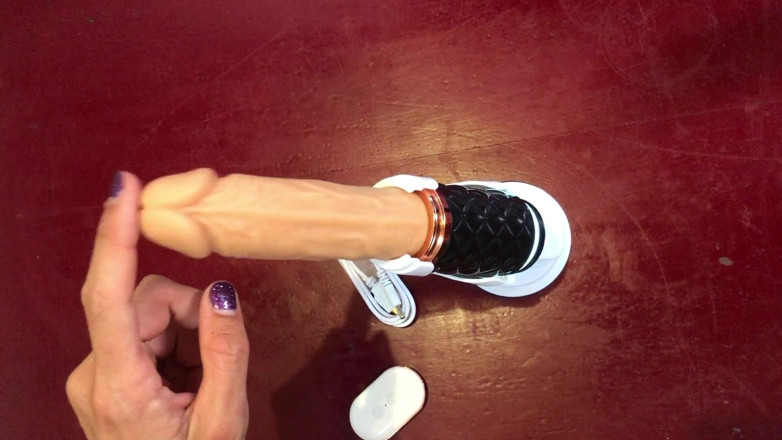 Goddess Maya: Unboxing Realistic Dildo Electric