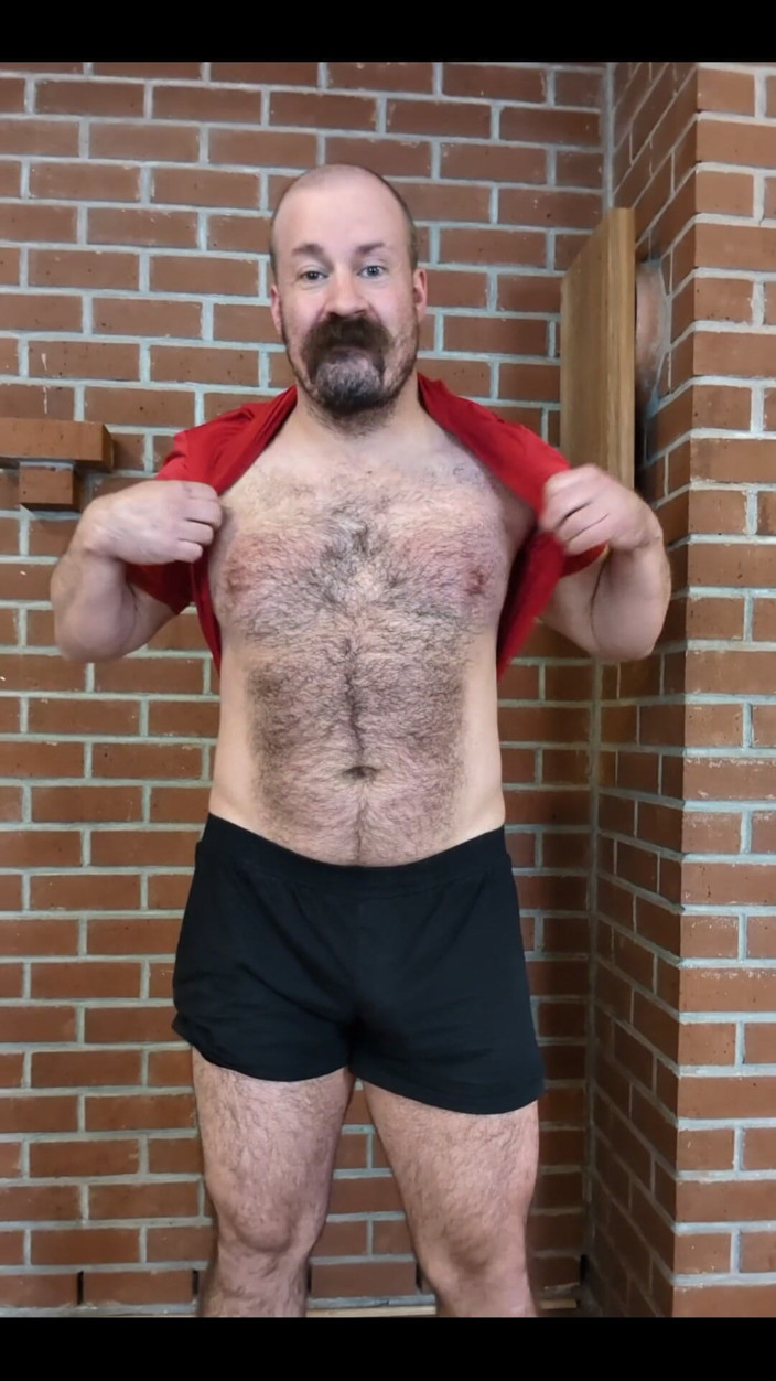 The Gay Quadzilla: Egzersiz Sonrası Striptiz