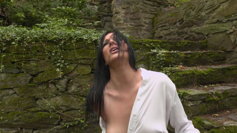 Anal lover: हॉट जर्मन लड़कियों को दोनों छेदों में चुदाई करना पसंद है