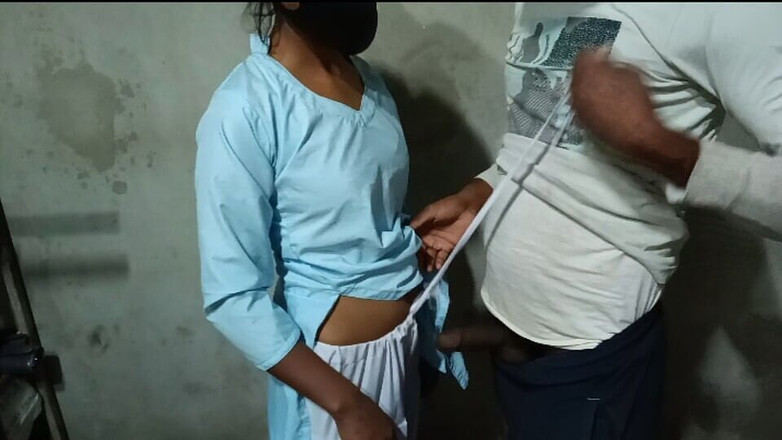 Laxmi deshi: デジの女の子が密かに犯された