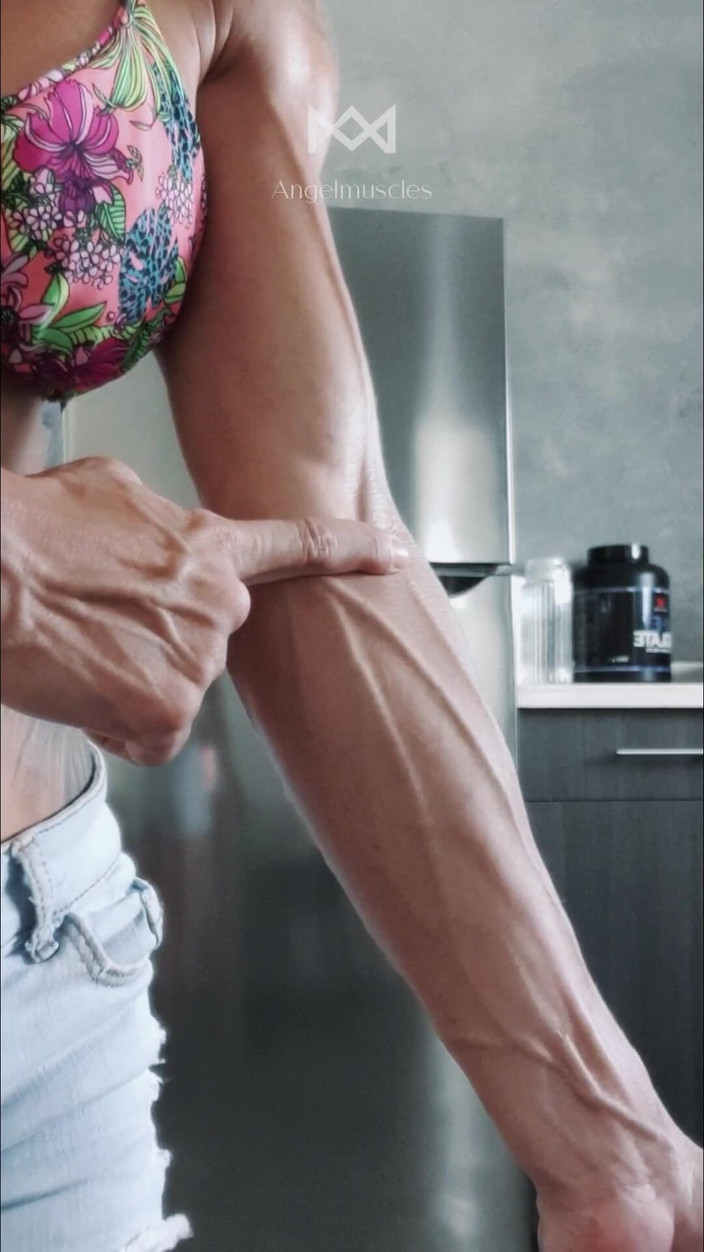 Angelmuscles: Solo Venas En Mi Cocina