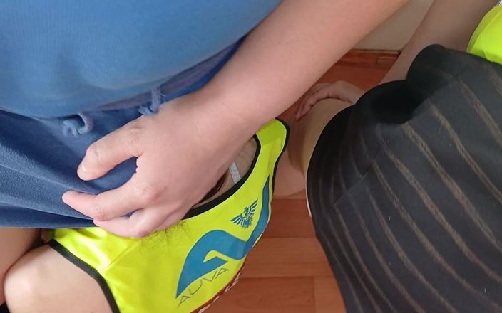 Lesbian-candys: Trei polițiste lesbiene se fut în secția de poliție