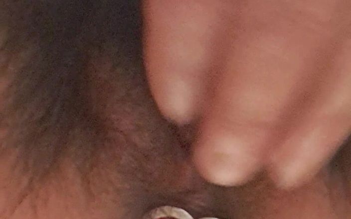 Mommy big hairy pussy: Pohled na dolní část anální kolíku