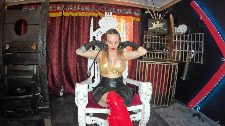Queen_of_BDSM: Mi primer video en solitario aquí, desde ahora soy tu...