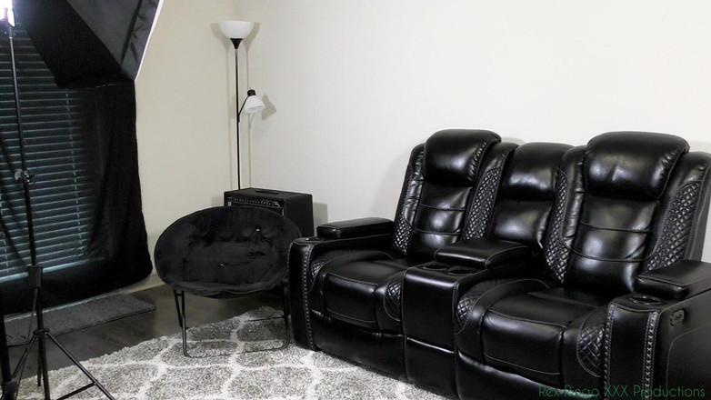 Rex Ringo XXX Productions: Penggambaran dengan bintang lucah lagenda Violet Monroe