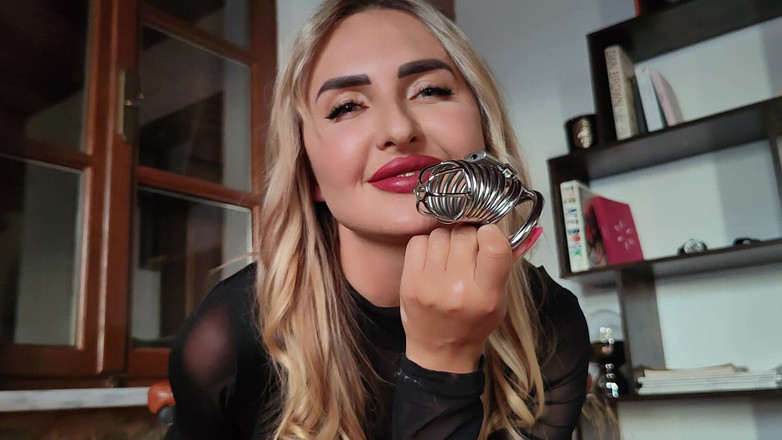 Goddess Lena: Curvă cu centură de castitate a unei zeițe de nailon