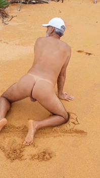 Ladysilva Sissy Hot Ass on the Beach