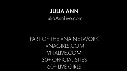 Julia Ann: Julia Ann Svůdná škádlení kundičky v černých šatech