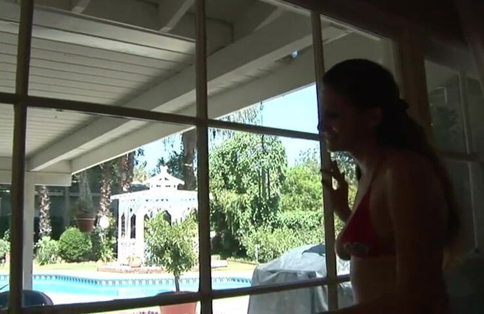 VOP Interracial: Chlupatá kočka dostane štěstí a je ošukaná velkým černým ptákem