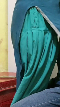 Il mio amico estremamente scopato la mia figa per soldi caldo vero video di sesso indiano fatto in casa audio hindi